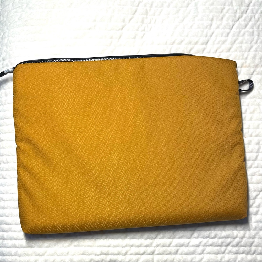 Bellroy Mustard Laptop Sleeve • 10" x 13.5" - Picture 6 of 6